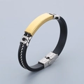 Bracciale da uomo in silicone nero con piastra in acciaio dorato e dettagli argento - Stile A Colore Oro (KB186178-JZ)