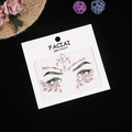 Détail macro de strass adhésifs visage rose irisé pour maquillage de fête et décoration - Rose AB