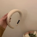 Serre-tête tressé beige fait main avec rembourrage et texture tissée élégante - Blanc Cassé