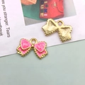 Colgante de lazo de esmalte rosa con baño de oro para creación de joyas y accesorios DIY - 1 pieza lazo rojo rosa
