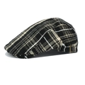 Detalle de la gorra plana de cuadros con textura y hebilla ajustable de bronce - Talla única / Negro