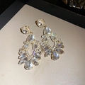 Boucles d'oreilles dorées avec cristaux goutte d'eau au design rayonnant - Or-Transparent