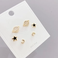 Tres pares de pendientes de plata S925 con diseños dorados de saturno, estrella y luna - Dorado (E618)