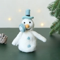 Bonhomme de neige en feutrine fait main avec chapeau bleu pour déco de Noël - Ornement Bonhomme de Neige Sucette / Blanc
