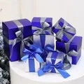 Set di 7 scatole regalo pieghevoli blu e argento con nastri in raso per decorazioni natalizie - (Nuovo Pieghevole) Set da 7 Pezzi Blu e Argento