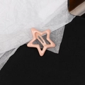 Dolce fermaglio per capelli a stella Y2K rosa chiaro con finitura smaltata lucida - Rosa Corallo