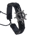 Dettaglio del bracciale in pelle intrecciata con ciondoli vintage a ancora e timone - 15-Stile Ancora e Timone in Pelle Nera