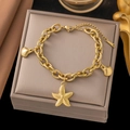 Bracciale a catena spessa in acciaio inossidabile placcato oro 18K con stella marina e conchiglia - Bracciale / Stile Doppia Stella Marina Conchiglia (SLE19)