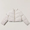 Detail einer kurzen weißen Daunenjacke mit Stehkragen und glattem Reißverschluss - L / Schneeweiß