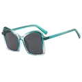 Moderne Oversize-Sonnenbrille in transparentem Grün mit dunkelgrauen Gläsern und breitem Bügel - Grüner Rahmen Graue Linsen