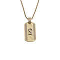 Détail d'un pendentif doré à texture tressée avec lettre S argentée et zircons - Pendentif Lettre S-Chaîne 60CM