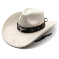 Dettaglio cappello da cowboy crema in finto scamosciato con borchie a forma di toro - M(56-58cm) / Beige