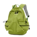 Grasgroene lichtgewicht nylon outdoor rugzak met meerdere ritsen en een merklogo - Groen