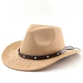 Klassieke camel suède cowboyhoed met turquoise studs en een bruine lederen band - M (56-58cm) / camel