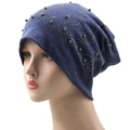 Detalle de gorro de algodón azul marino con bordado de cuentas plateadas y tejido suave - 56-61cm / Azul
