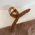 Elegant amber resin shark hair claw clip for thick hair with gold reinforced spring - Jelly Brown-11cm