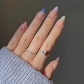Unghie finte a mandorla con sfumature pastello e anelli in argento eleganti - Stile Francese Arcobaleno (JP0470-10)
