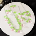 Set de joyería de 3 piezas de fresa acrílica con collar pulsera y pendientes en plato - Conjunto de Joyas Fresa Rosa (0005)