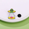UFO-Emaille-Anstecknadel mit farbenfrohem Untertassen-Design und Gummiverschluss - UFO Raumschiff Stil (CZ0585-3)