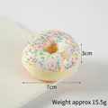Imán de nevera de dónut artificial realista beige con glaseado blanco y virutas de colores - Sin Imán / Donut redondo de bolas de colores - Blanco