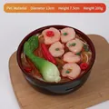Salvadanaio a ciotola di ramen con gamberi in PVC 13cm con trame di pasta realistiche - Ciotola Grande - Tagliatelle con Gamberetti e Verdure