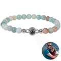 Détail des perles en pierre naturelle de 6mm et pendentif de projection photo sur bracelet - Bracelet en Amazonite