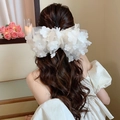 Elegante molletta per capelli con grandi fiori in rete bianca e perle centrali - 18.5*30cm / Bianco