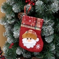 Calza di Natale con babbo natale e polsino a quadri appesa all'albero di Natale - Calza di Natale Babbo Natale a Quadri / Rosso