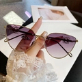 Cat eye sunglasses with purple gradient lenses and gold metal frames with luxury logo - Gold Frame Gradient Grey