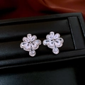 Orecchini a lobo a fiore in argento con zirconi brillanti per gioielli da donna - Stile Fiore in Zirconia a Forma di Pera (HE31098) / Argento-Fiore