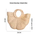 Dimensioni dettagliate della borsa in paglia intrecciata a mano con fondo ondulato - Borsa a Mezzaluna in Paglia Piccola a Onde