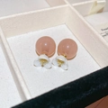 Macro detail of elegant double-sided floral stud earrings with pink resin beads - White Flower Resin Stud Earrings (Silver Needle)
