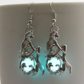 Pendientes de sirena luminosos en metal plateado con perla azul que brilla en la noche - Plata Luz Azul-Verde