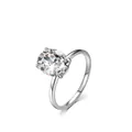 Eleganter Ring aus 925er Sterlingsilber mit großem ovalem Zirkonia in einer Vier-Krallen-Fassung - US-Größe 5