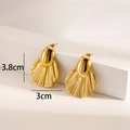 Detailed view of 18K gold-plated fan-shaped earrings measuring 3.8cm by 3cm - Fish Tail / Gold