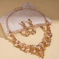 Set di gioielli dorati con cristalli color champagne a goccia, collana ed orecchini - Collana-Marrone (Set da due pezzi)