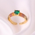 Detail of adjustable gold ring with emerald-cut green stone and multi-colored zircons - Green Main Stone Multicolor Zirconia Style (款式5)