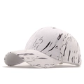 Gorra de béisbol blanca con patrón de mármol negro y visera curva en vista lateral - Textura de tinta salpicada / Patrón de mármol blanco