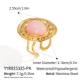 Makro-Detail des vergoldeten Edelstahlrings mit rosa Edelstein und Größenangaben - Rosa Ovaler Edelstein (YYR025325-PK) / Gold
