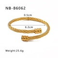 Dettaglio della trama a cavo da 0,5cm e dimensioni del bracciale aperto placcato in oro - Trama a Cavo Classica Oro (NB-B6062)