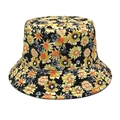 Detailopname van zwarte vissershoed met gele madeliefjespatroon en katoenen stoffen textuur - M (56-58cm) / Zwart Met Gele Zonnebloemen (1#)