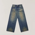 Vue macro du denim bleu vintage usé avec délavage intense et détails de taches de style - XS / Bleu Profond Wasteland