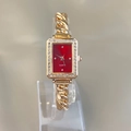 Elegante rechteckige Damenuhr mit rotem Zifferblatt, goldener Kette und Kristalllünette - Rot