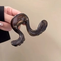 Elegante pinza para el pelo en forma de S negro transparente para coleta alta - Mediano / Marrón Té Ondulado