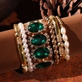 Conjunto de pulseras multicapa vintage con gemas verdes, perlas y cuentas de oro - Set de Piedra Esmeralda y Perla Blanca(S-281)
