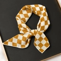 Foulard chic en coton et lin à carreaux jaunes et blancs sur un plateau de luxe - 55x55cm / Carreaux Bicolores Brun Blanc