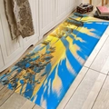 Dettaglio di un tappetino assorbente in flanella con paesaggio innevato su parquet chiaro - 40x60cm / Foresta di neve dorata (1)