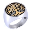 Vista detallada de un anillo árbol de la vida plateado con relieve dorado a 45 grados - Oro 18407 / Talla 7