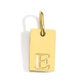 Detail van een gouden rechthoekige roestvrijstalen hanger met gegraveerde letter E - Letter E Hanger / 1cm*0.6cm / Roségoud