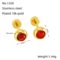Dettaglio orecchini 6mm in acciaio inossidabile placcati oro 18k con strass rossi - Stile Zirconia Rossa (ZE1358G-04)